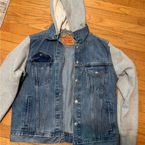 Men’s Levi jean jacket with hoodie